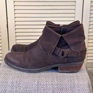 Crown Vintage Womens Brown Suede Ankle Boots Booties w/ Buckles Women'sSize 9.5